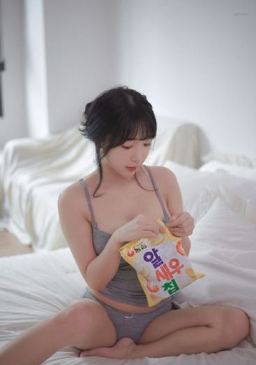 电影李小龙_十万网红美女美酱