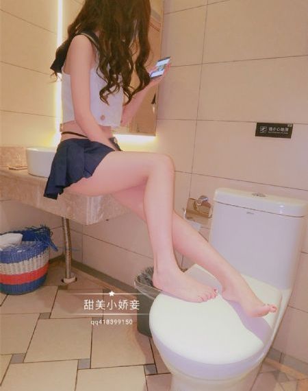 亲嘴扒胸摸屁股激烈网站免费下载_1080P电影在线观看